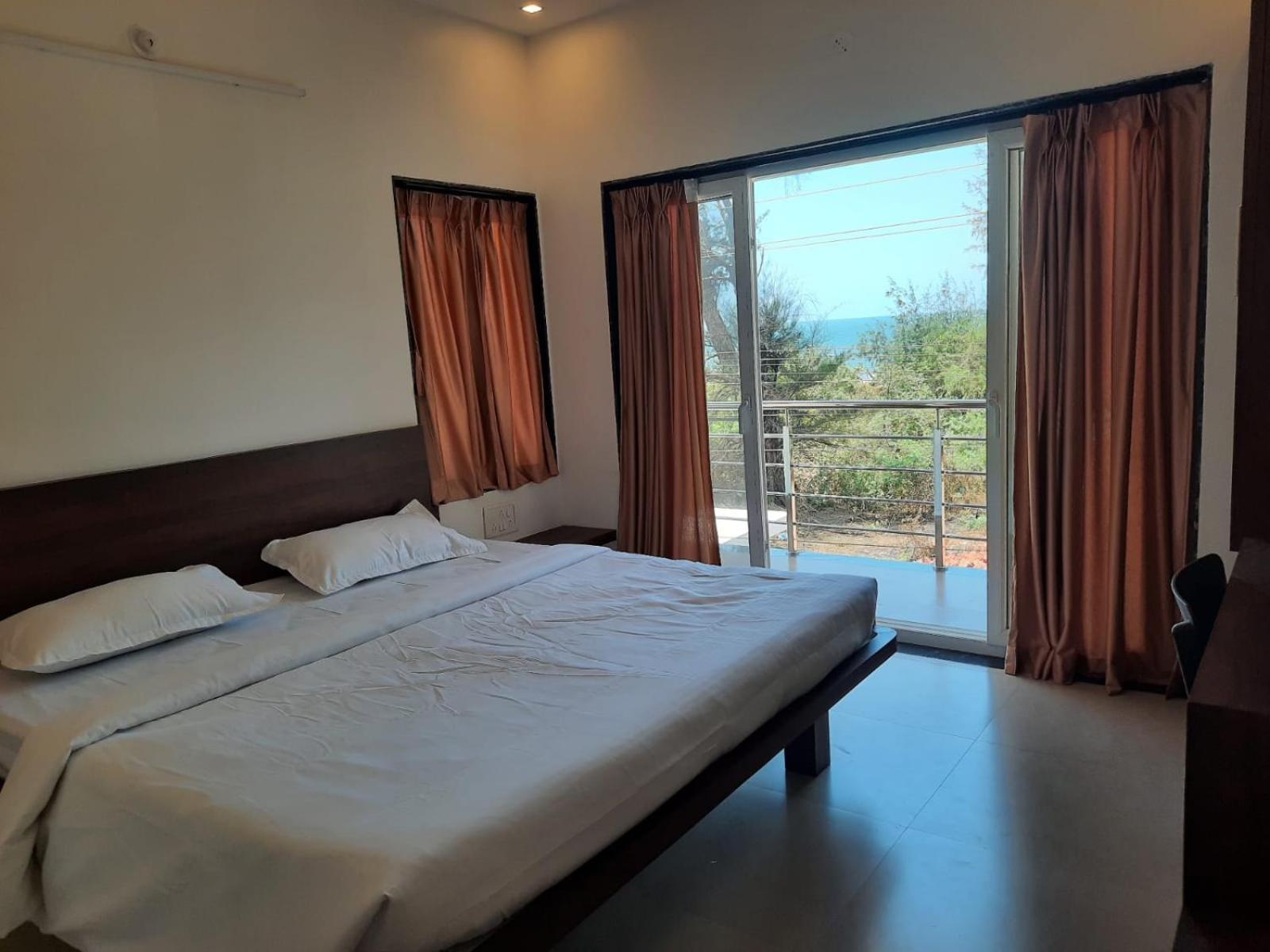 Raapan Beach Resort Mālvan Εξωτερικό φωτογραφία